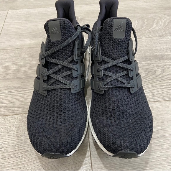 Black Adidas Ultraboost BB6166 - Picture 3 of 9